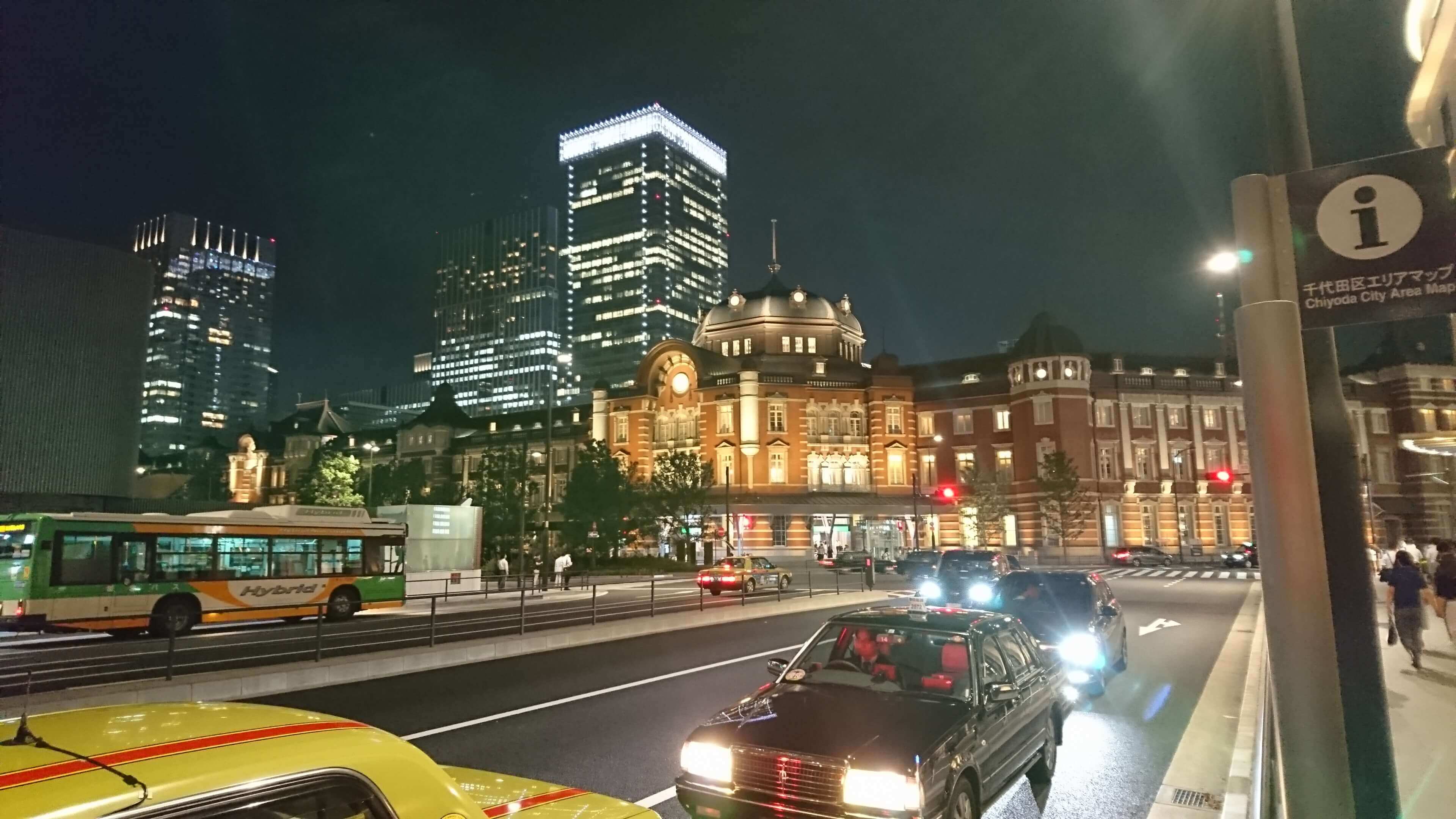 夜の東京駅