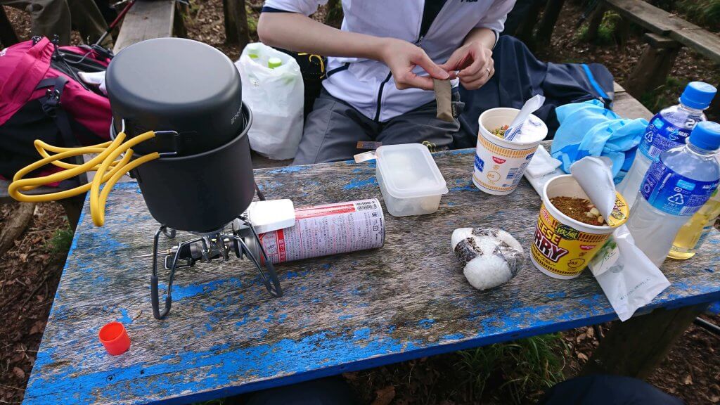 景信山でご飯