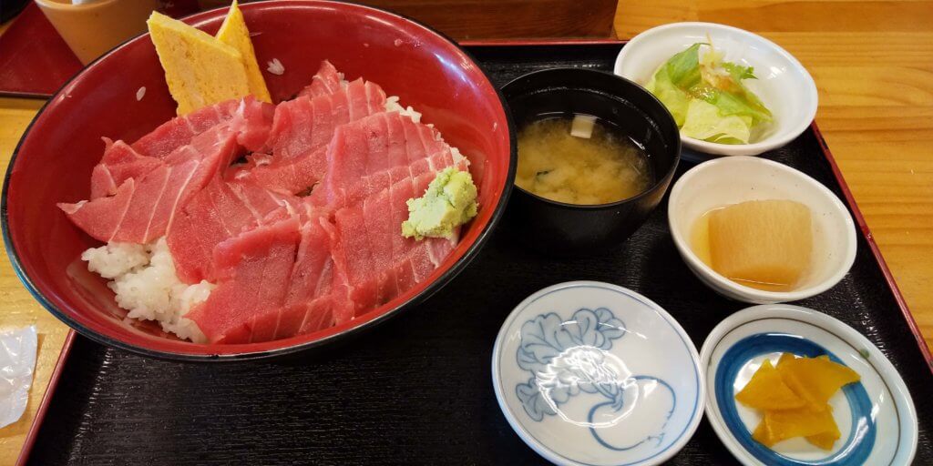 本まぐろ　赤身丼